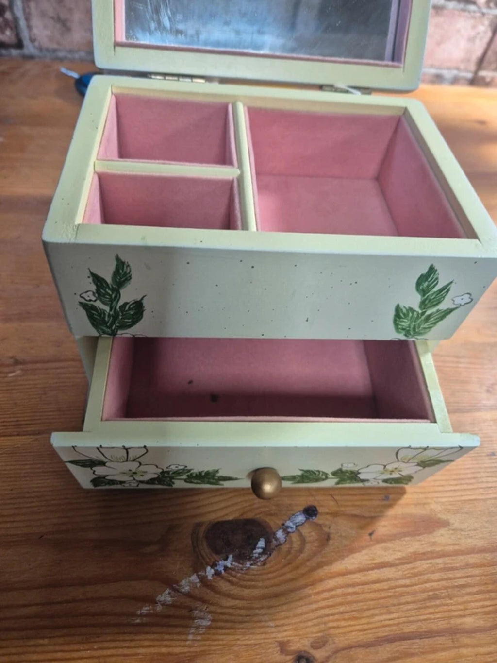 Jewellery box
