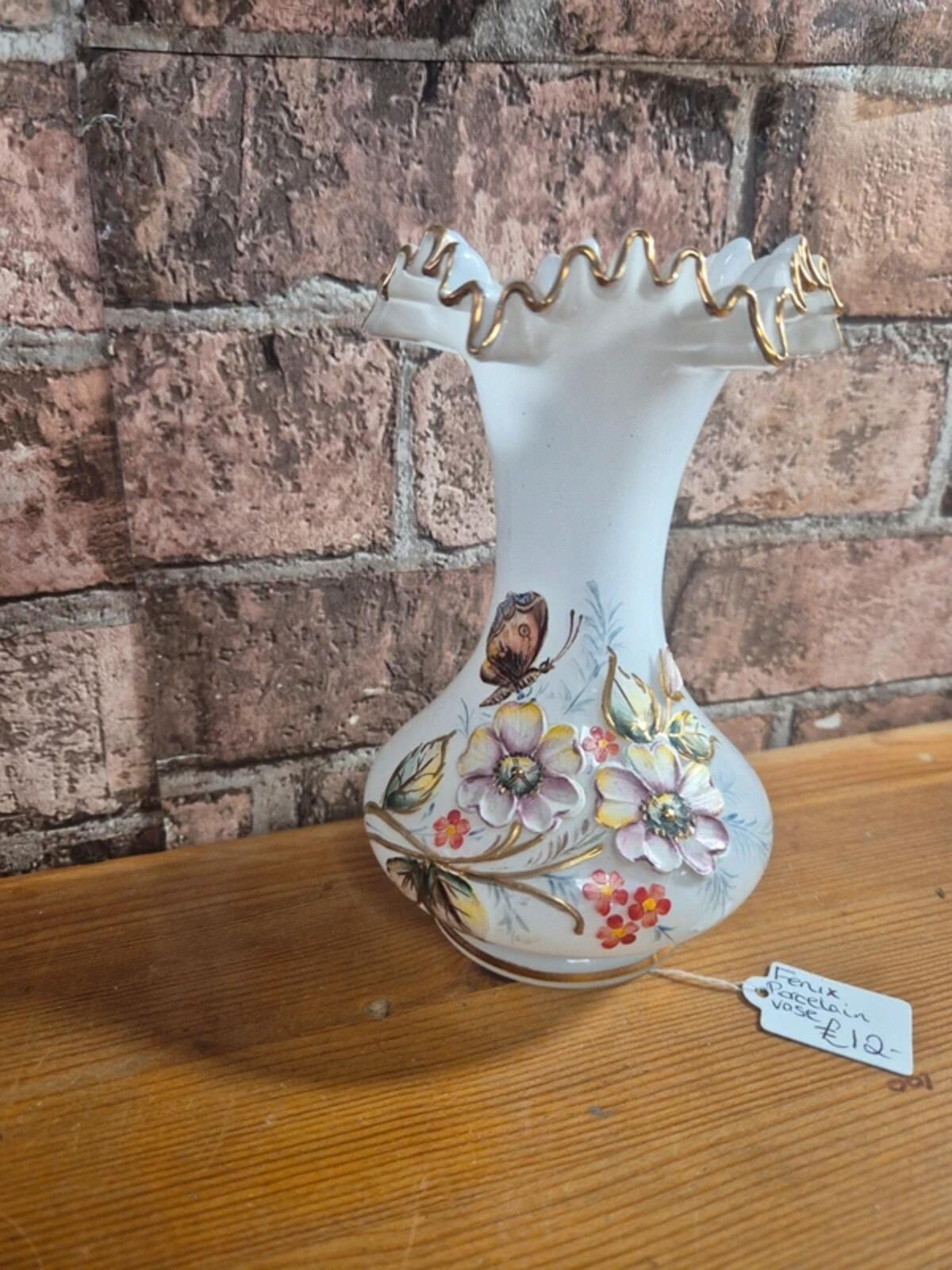 Fenix porcelain vase