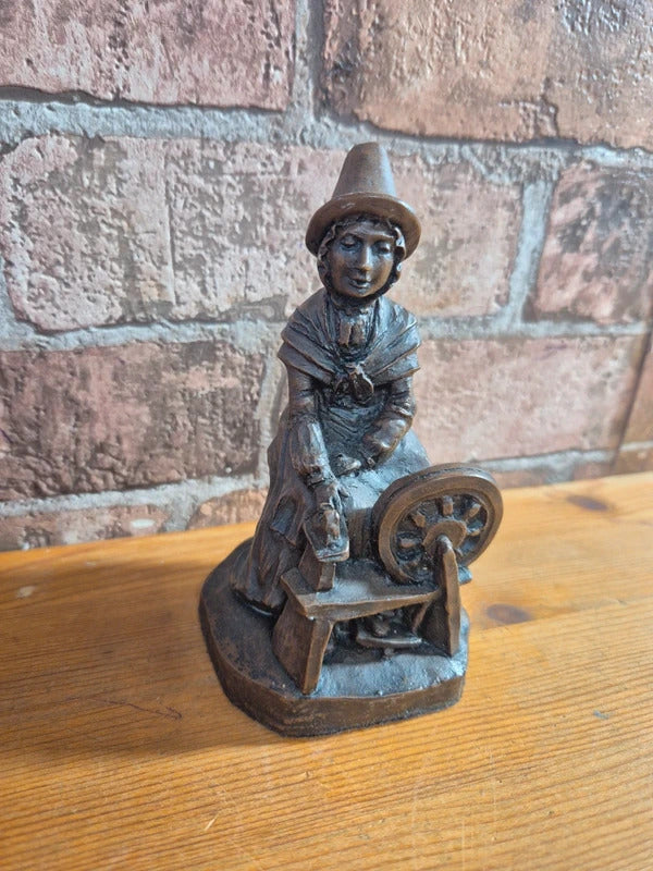 Sewing lady coal figure