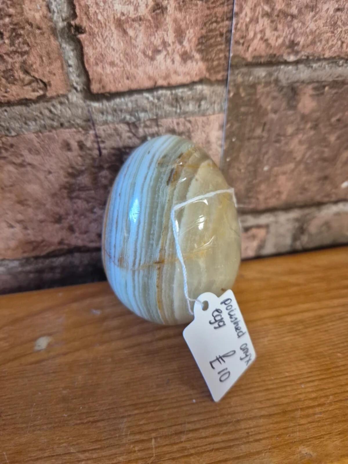 Polished onyx egg