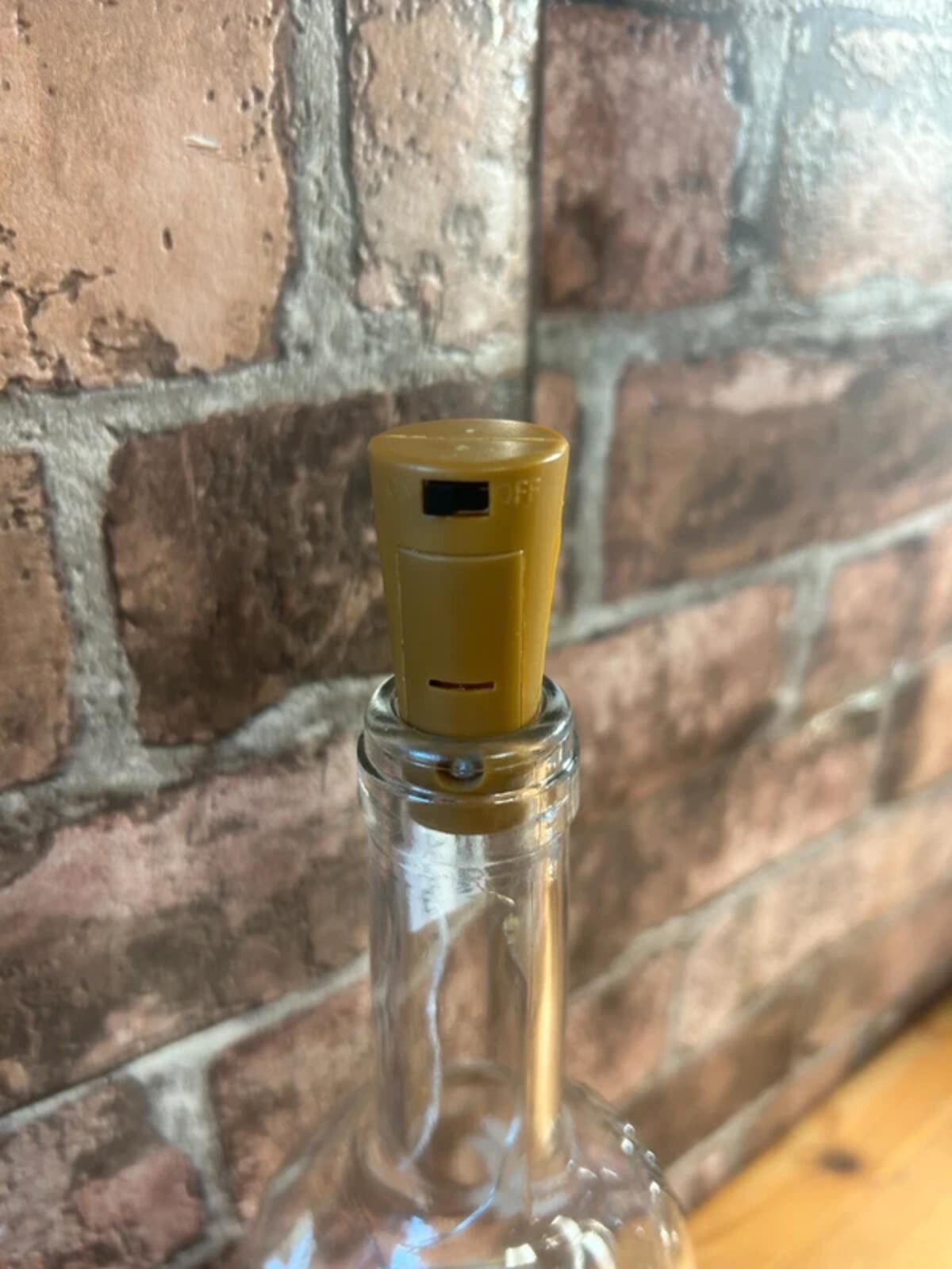 Daisy Painted Bottle