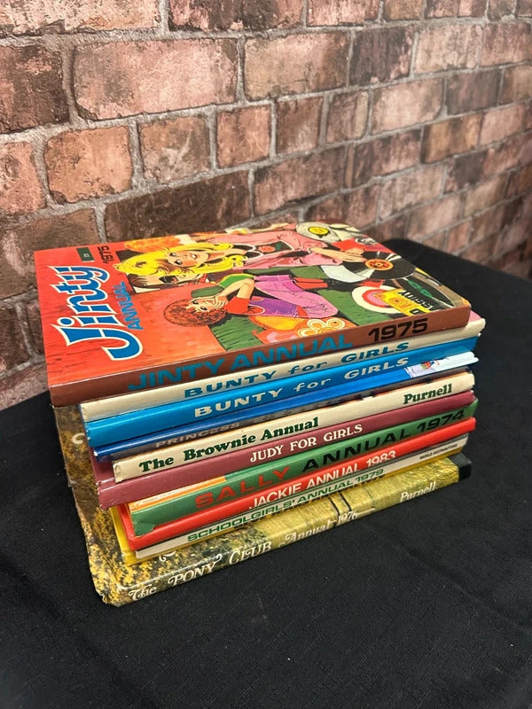 Bundle of 11 x Vintage Annuals