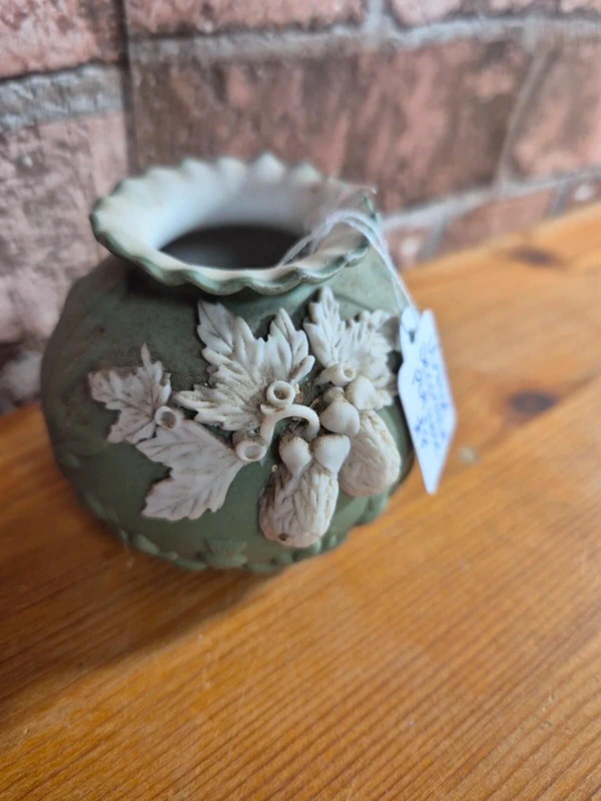Vintage decorative pot/vase