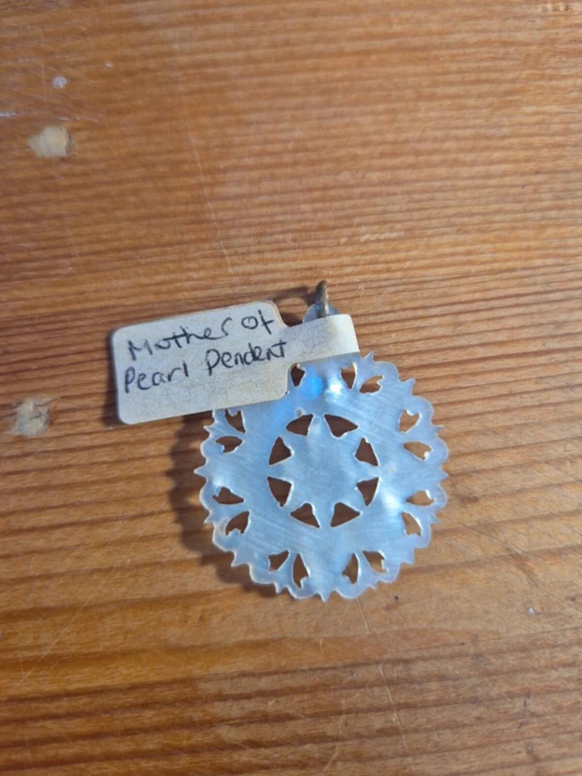 Mother of Pearl Vintage Pendant