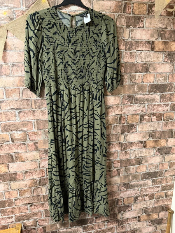 New Look Khaki and Black Maxi Dress - Size 8