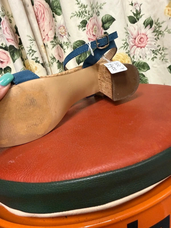 Corked navy and beige heels - size 7