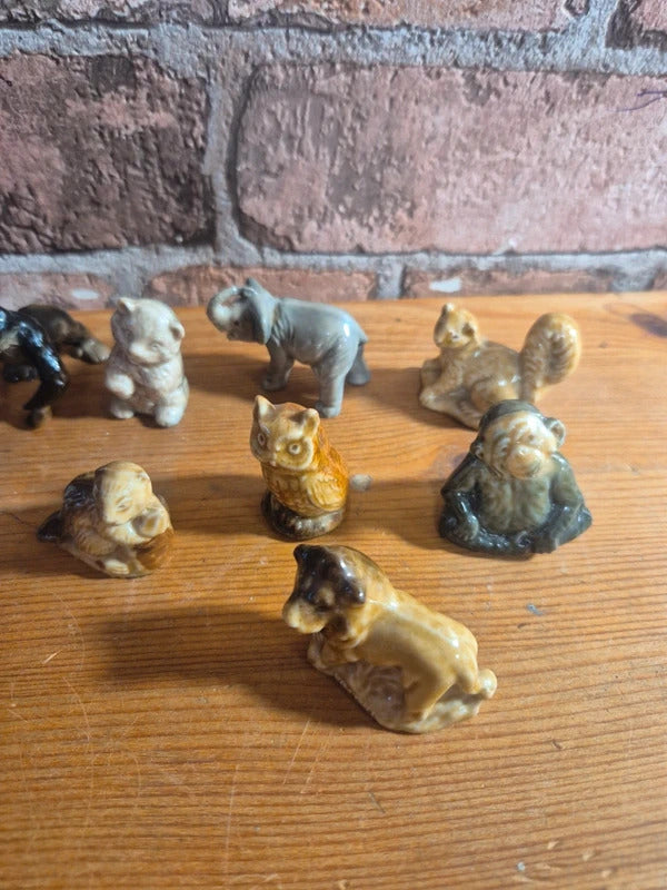 Wade figures x9