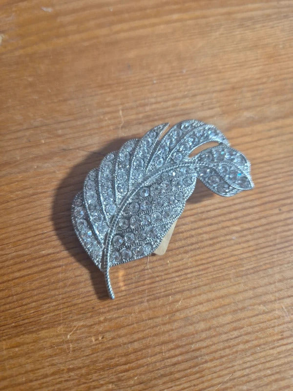 silver tone leaf brooch