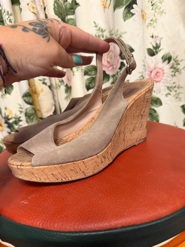 Lisa Kay Wedges - Size 6
