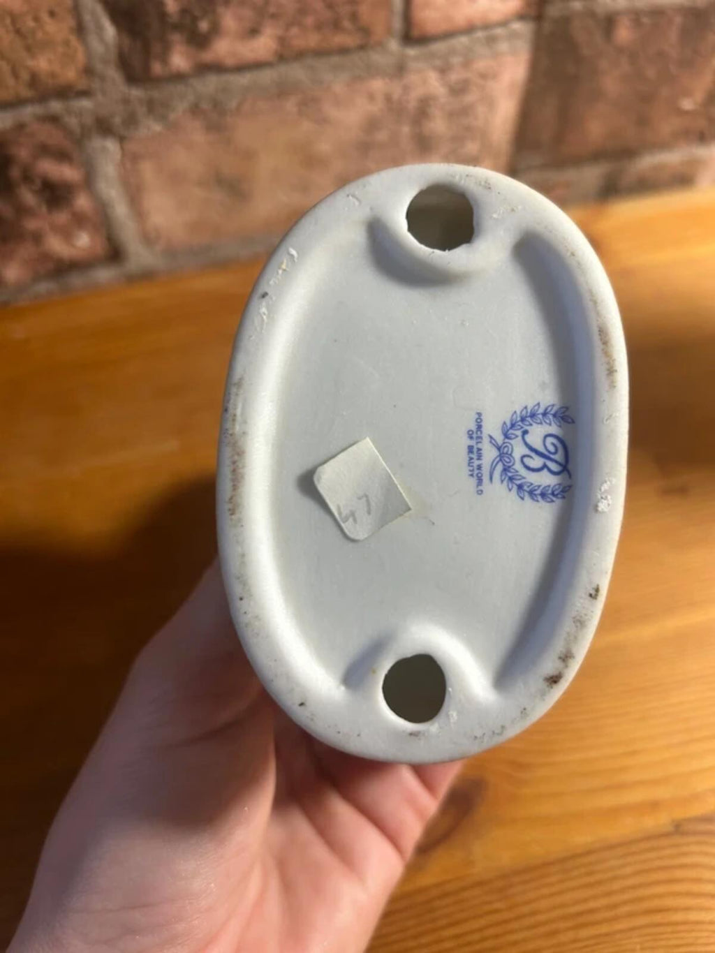 Ceramic Kitsch Cat Ornament