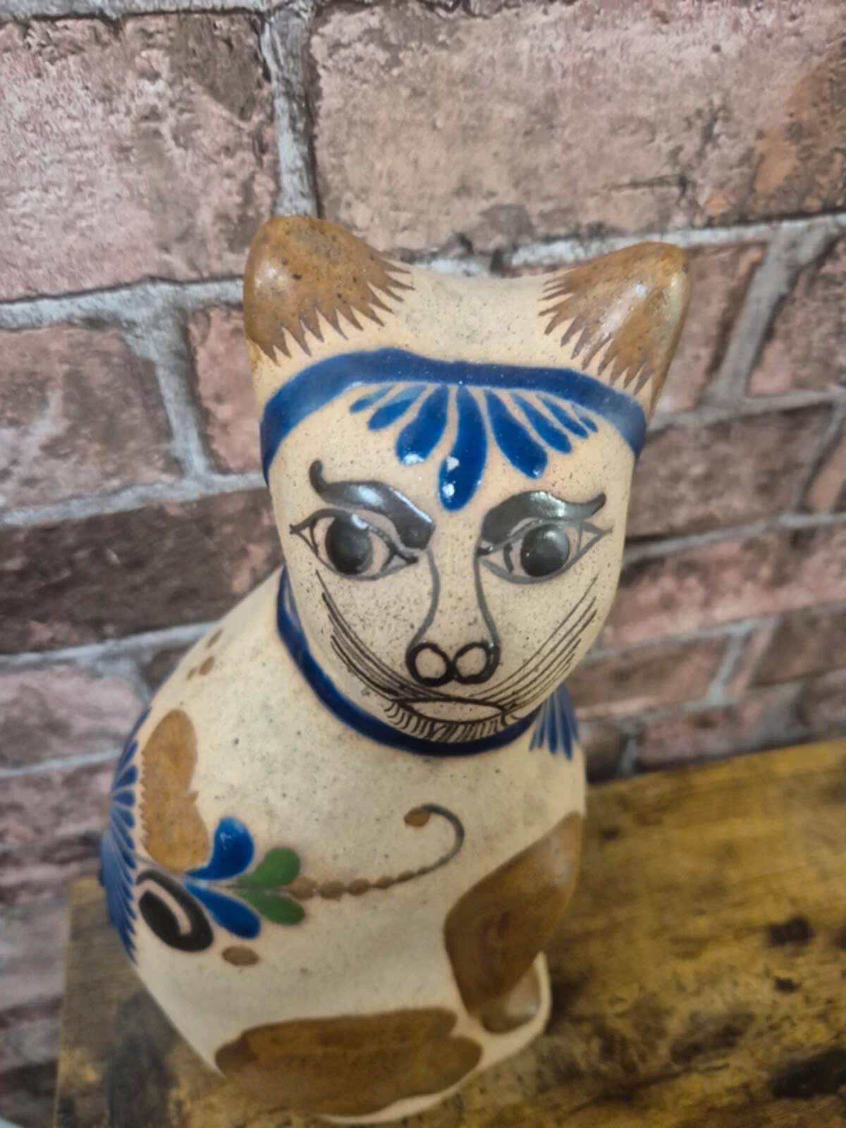 Vintage Tonala pottery cat