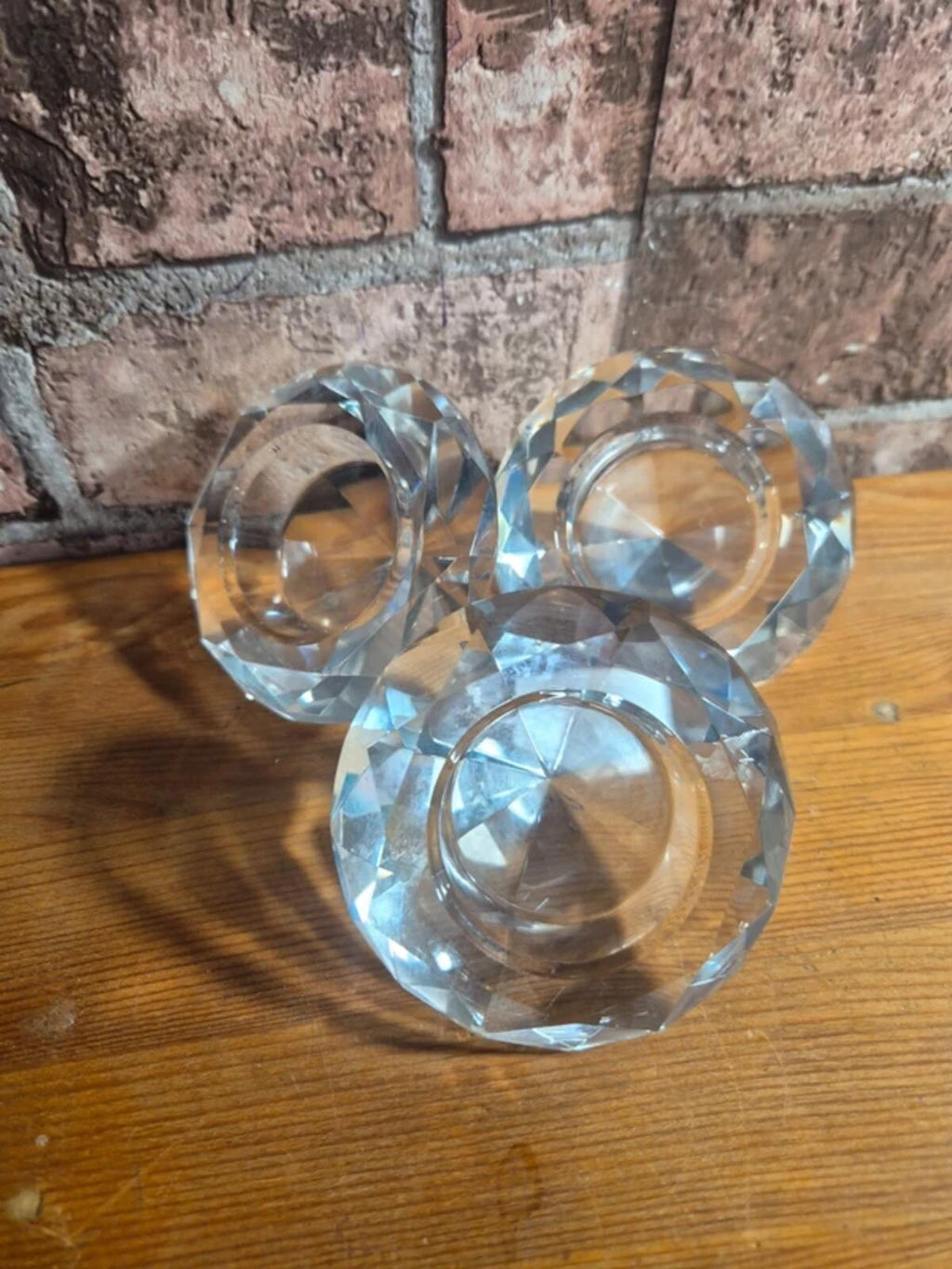 Cyrstal style pointed paper weight/slanted tealight holder