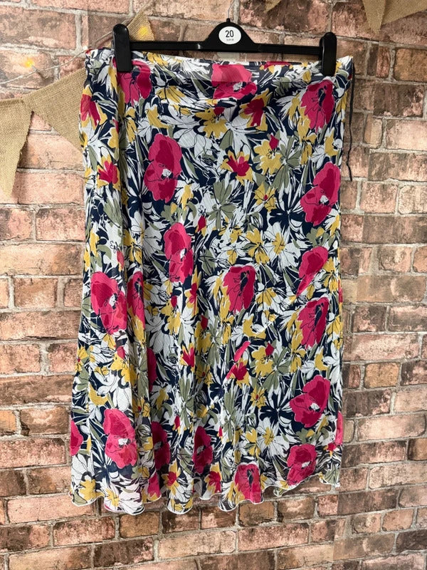 Isle Essentials Floral Midi Skirt - Size 20