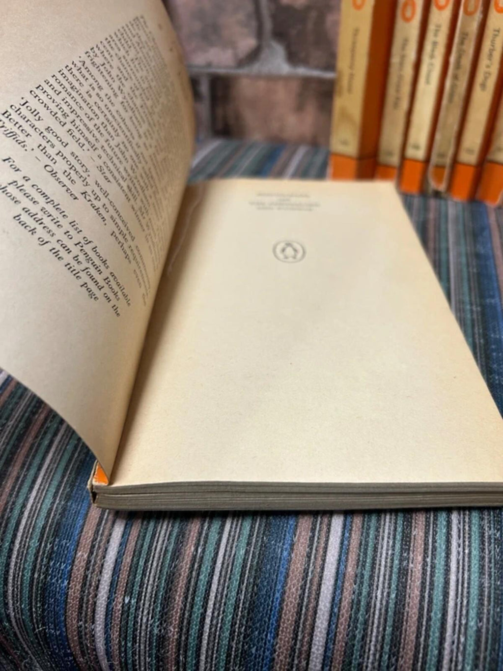 Vintage Penguin Books x 7