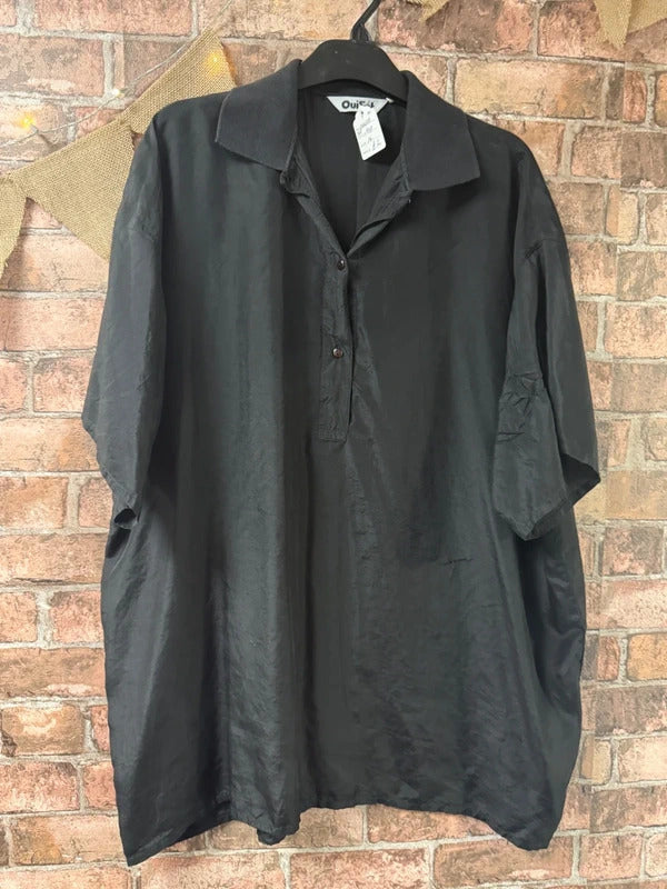 Ouiset black top - size 14