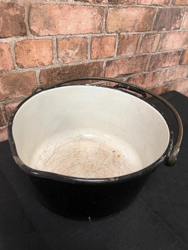 Enamel Vintage Black/Cream Cooking Pot