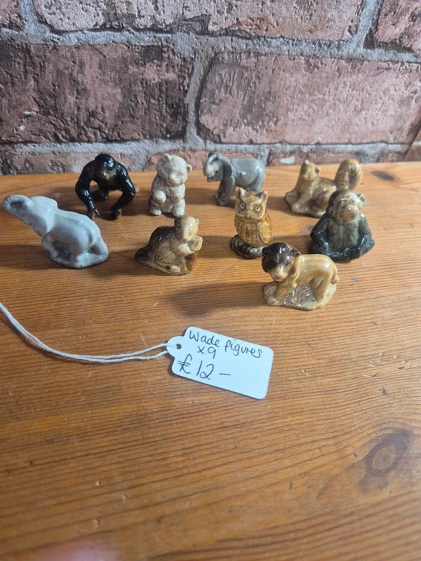 Wade figures x9