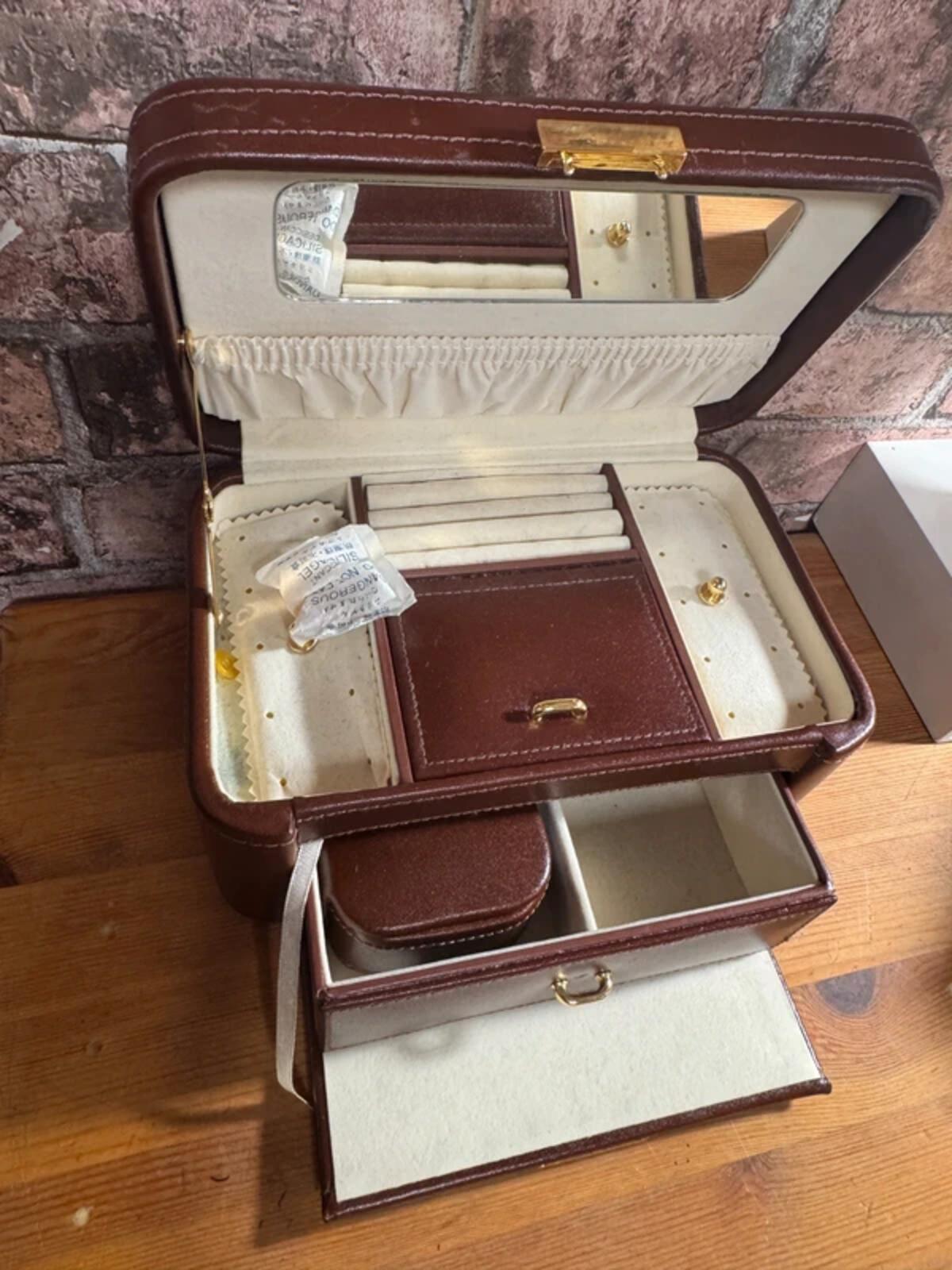 Vintage Dulwich Designs Brown Jewellery Box