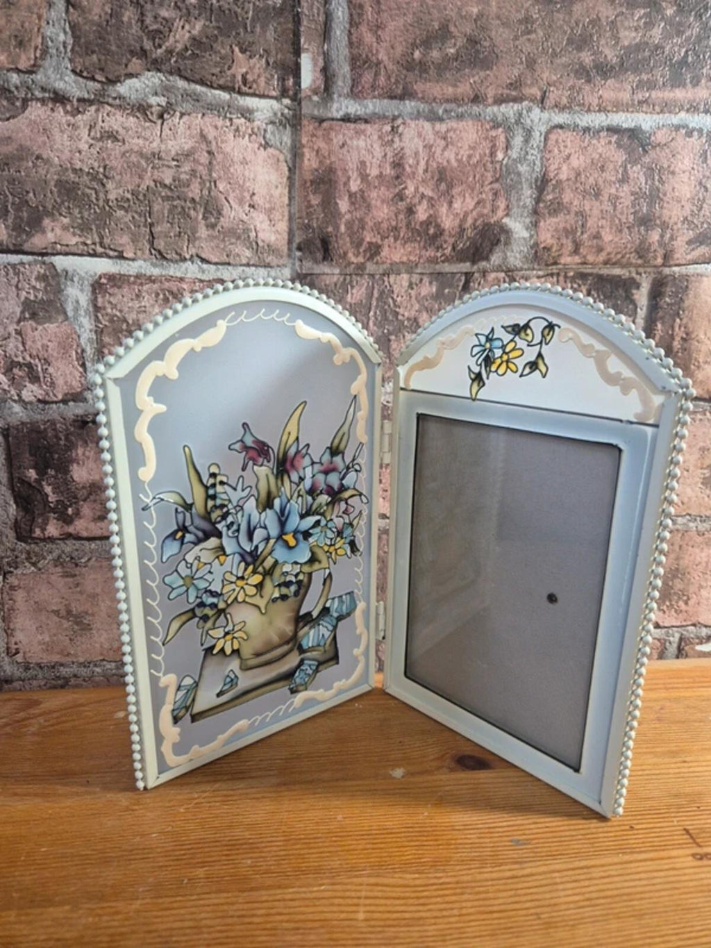 Ivory hinged floral frame