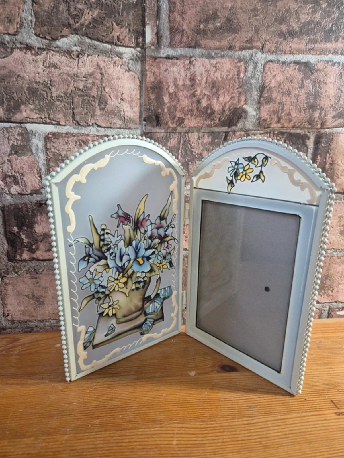 Ivory hinged floral frame