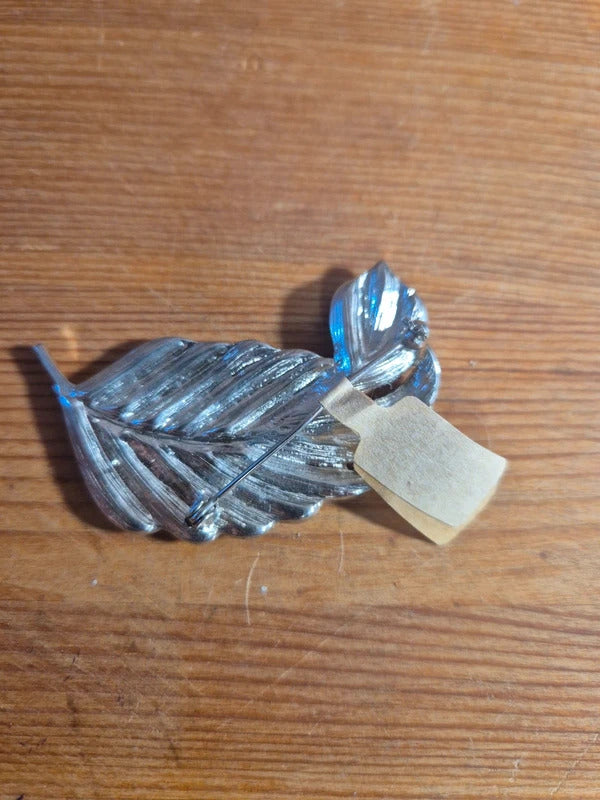 silver tone leaf brooch