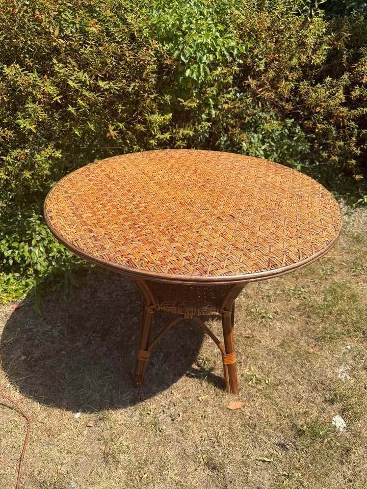 Mid Century Bamboo and Wood Round Dining Table