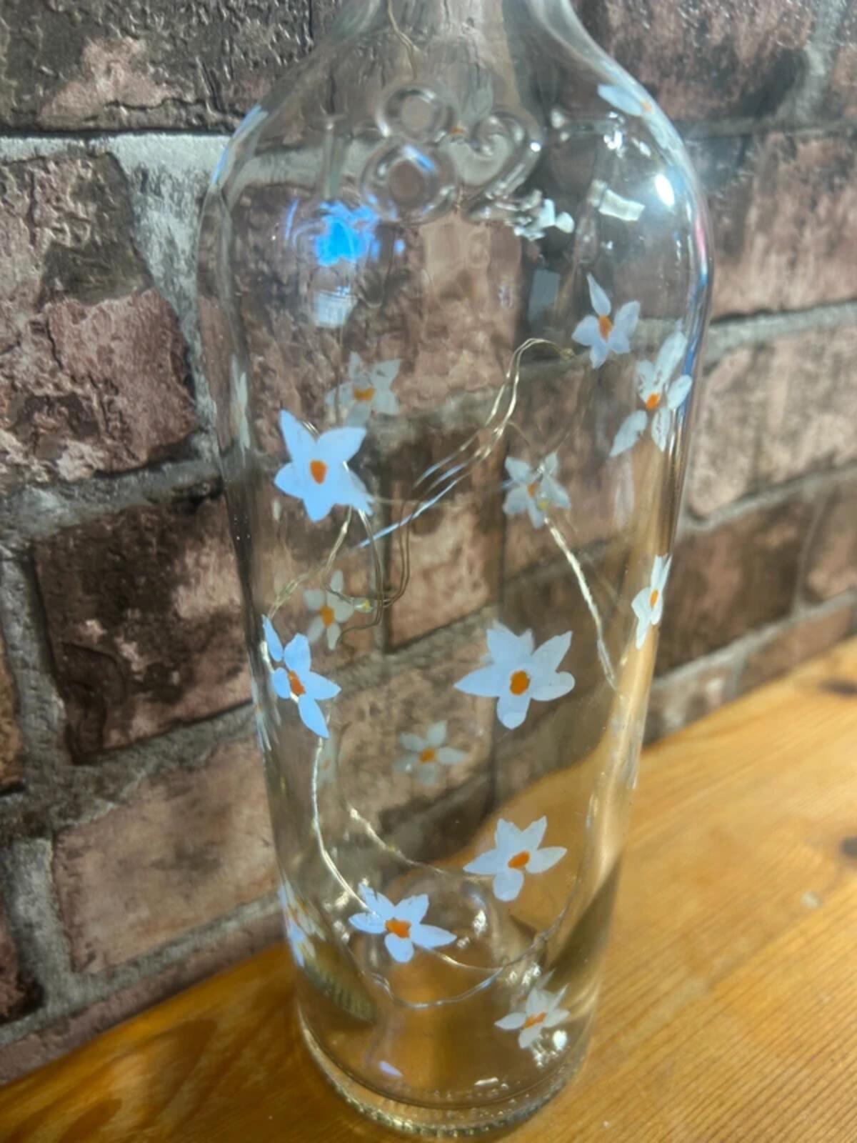 Daisy Painted Bottle