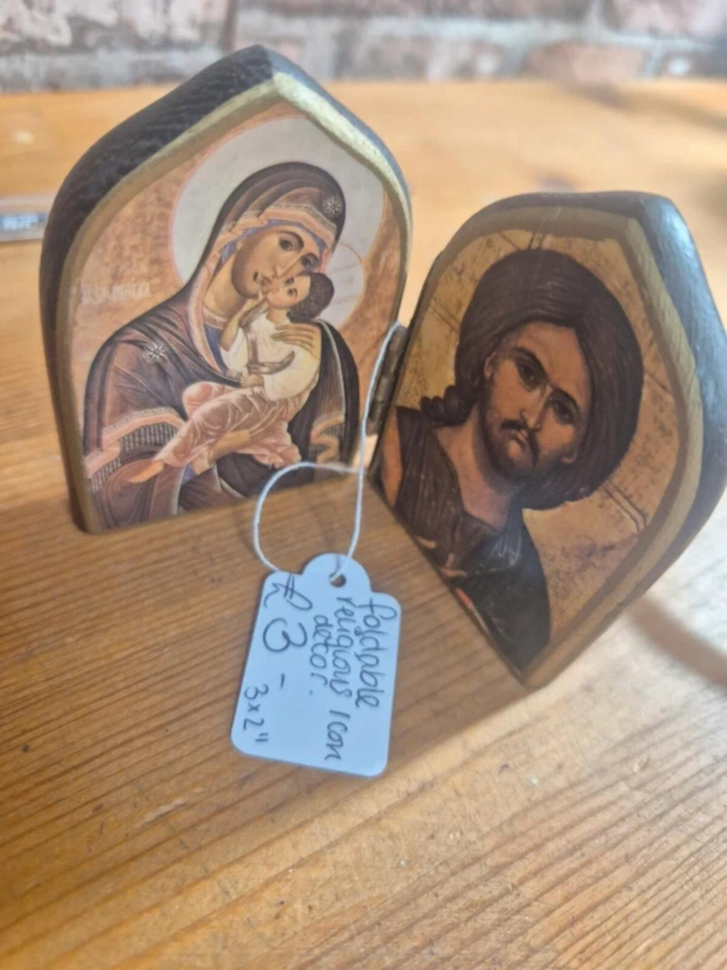 Foldable religious icon decor