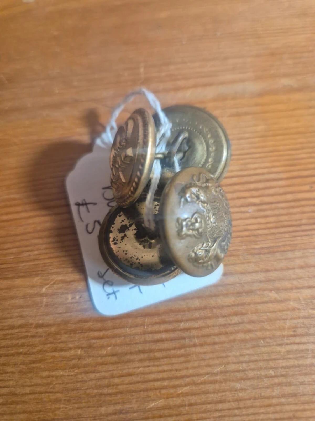 Military collectable buttons x4