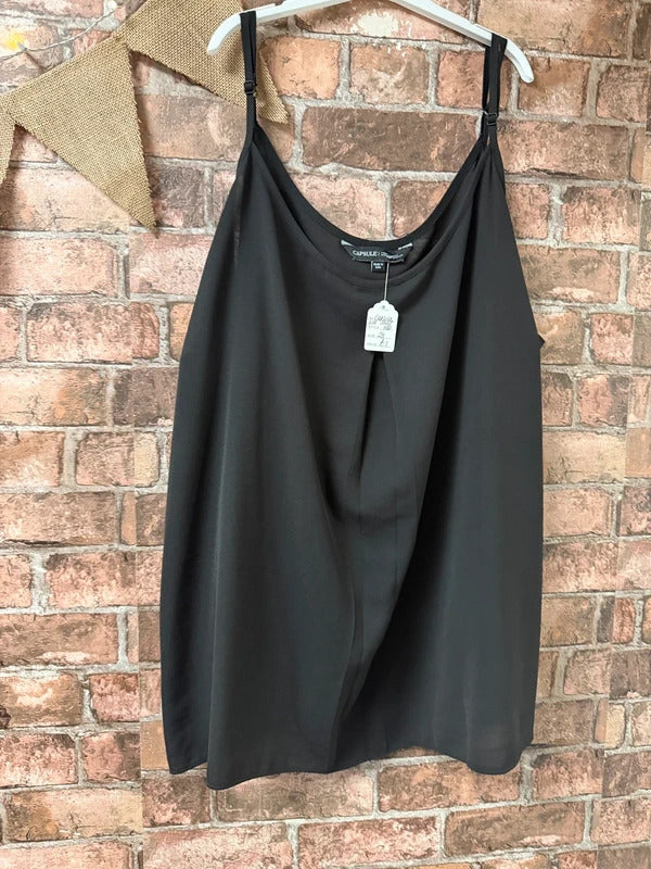 Capsule Black Top - Size 28