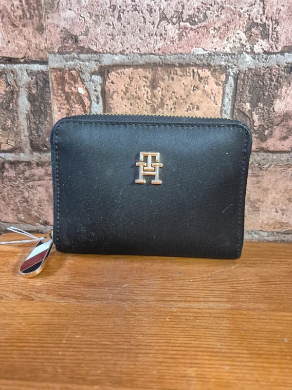 Tommy Hilfiger purse