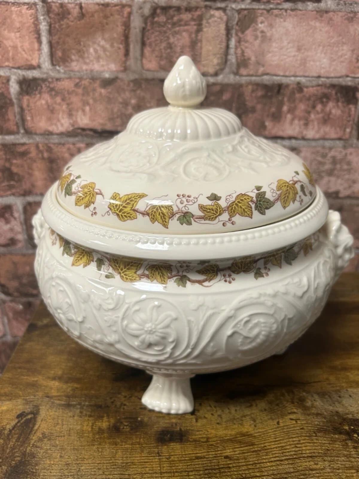 Wedgwood Golden Ivy Serving Bowl