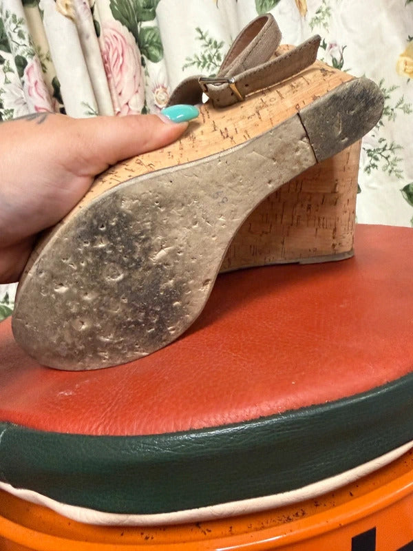 Lisa Kay Wedges - Size 6
