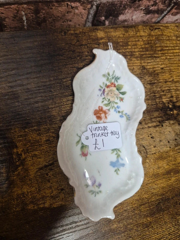 Vintage floral trinket tray