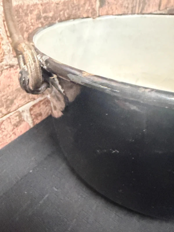 Enamel Vintage Black/Cream Cooking Pot