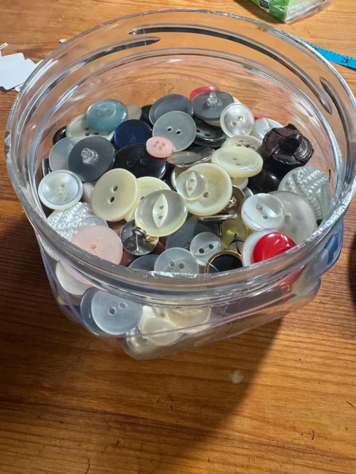 Tub of mixed vintage buttons