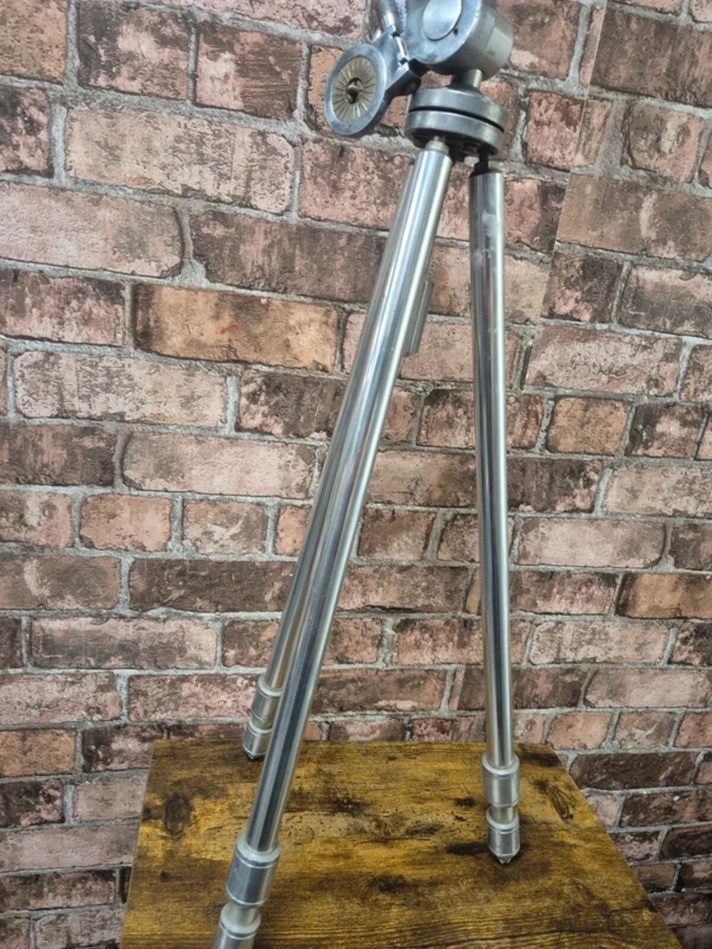 Albert Speciality Chicago tripod