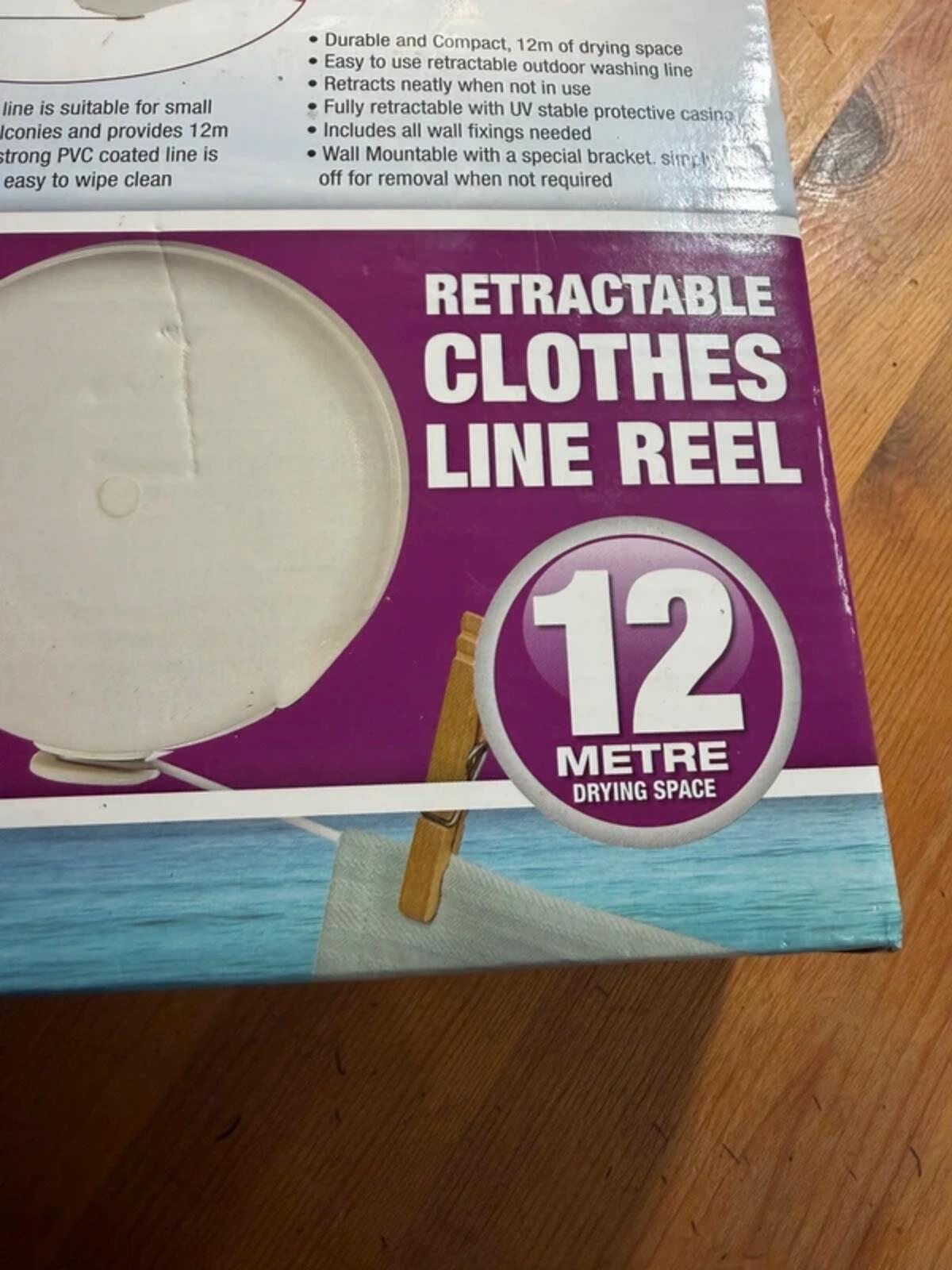 Retractable clothes washing line