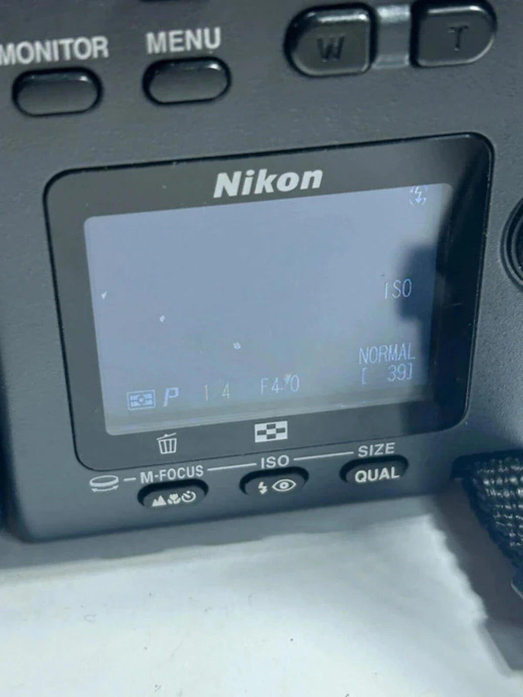 Nikon Coolpix 995 Camera
