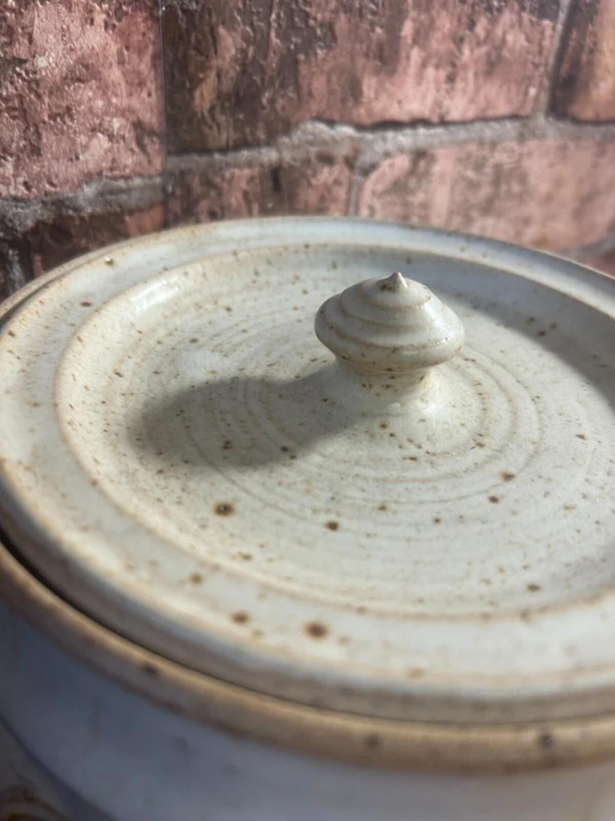 Stoneware Cream Casserole/Serving Dish with Lid