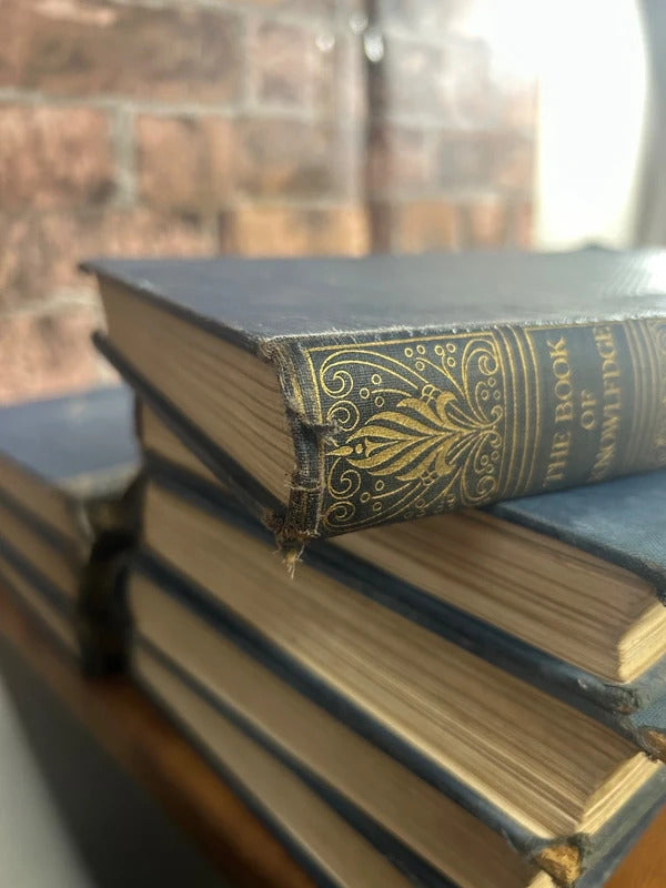 Complete Set of Cassells Book of Knowledge x 8