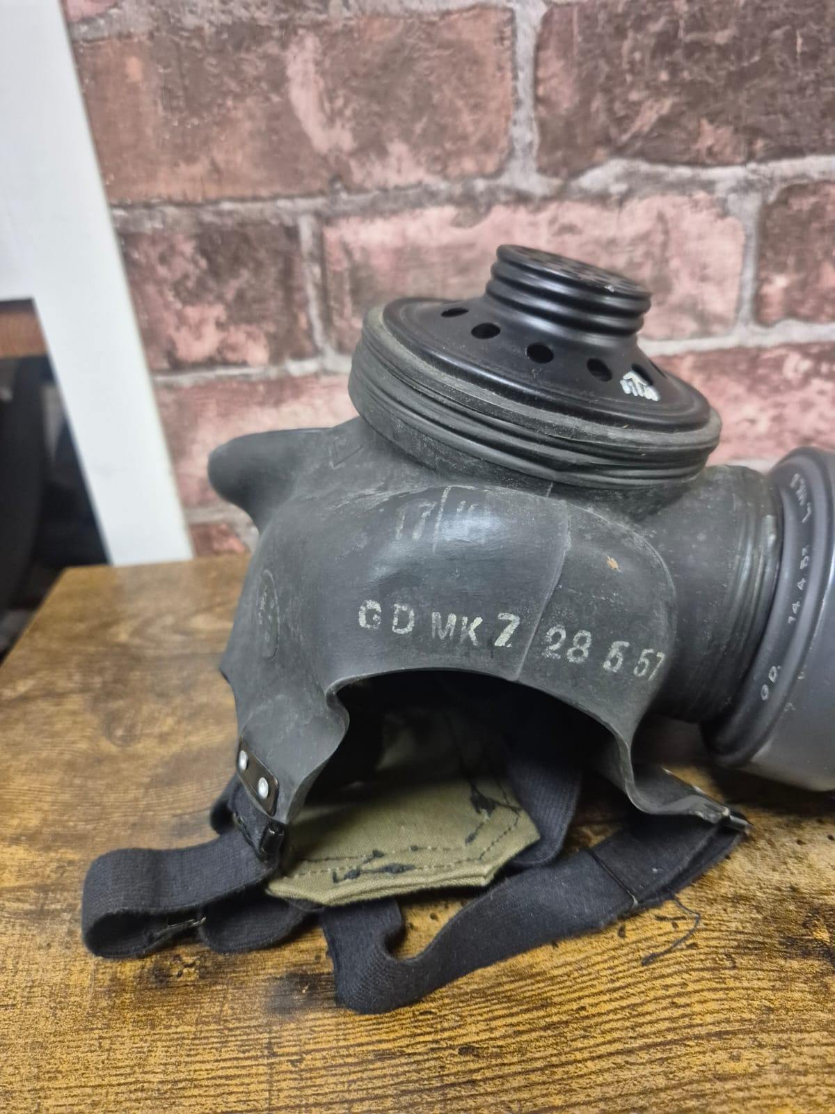 WW2 Lightweight Respirator (Gas Mask) with Storage Bag