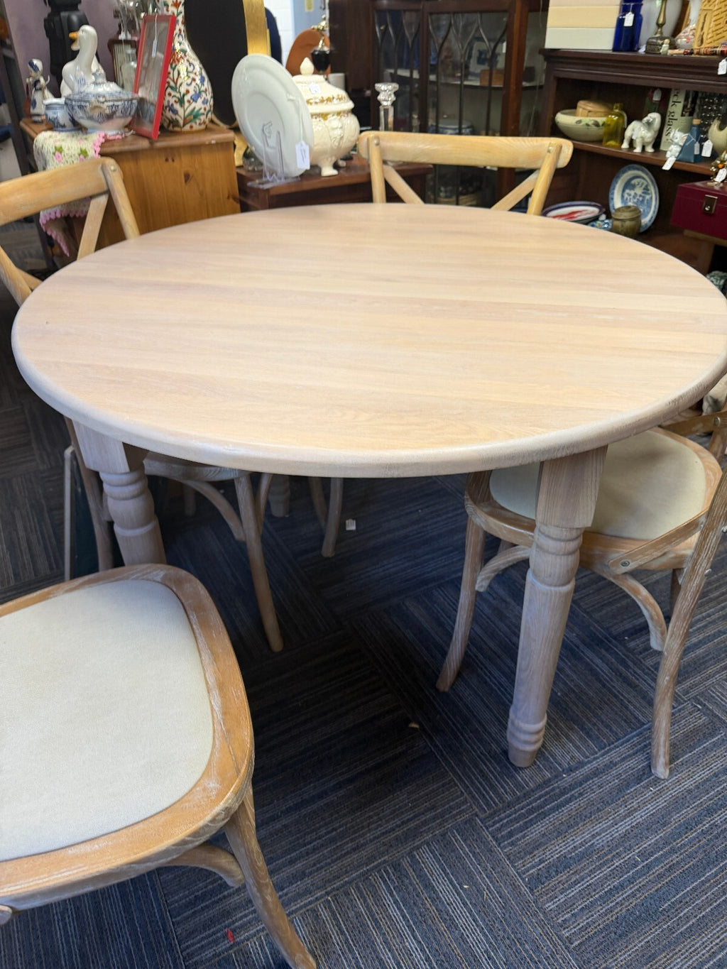 Neptune Sheldrake 4-6 Seater Extendable Oak Dining Table and Four Chairs