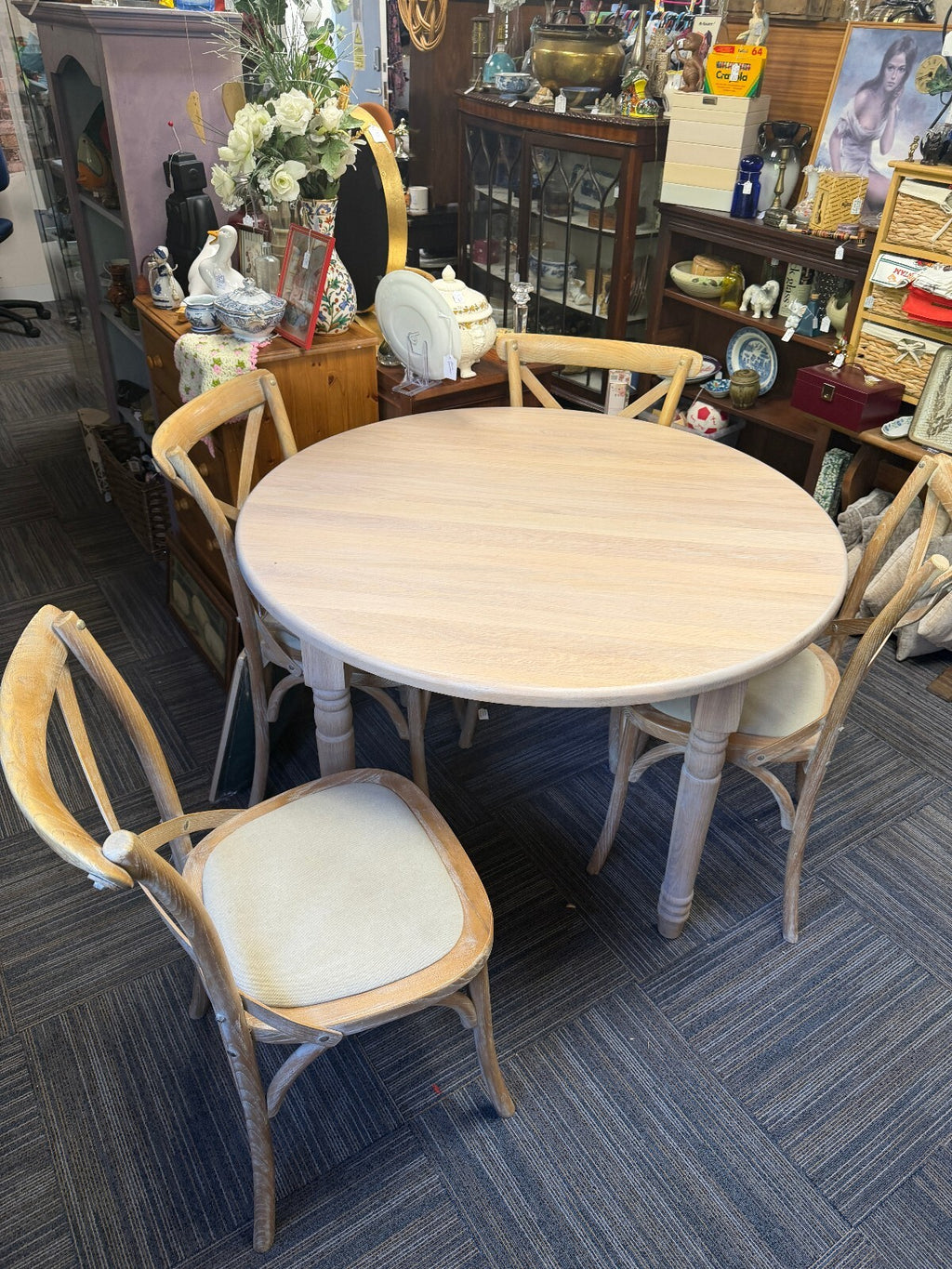 Neptune Sheldrake 4-6 Seater Extendable Oak Dining Table and Four Chairs