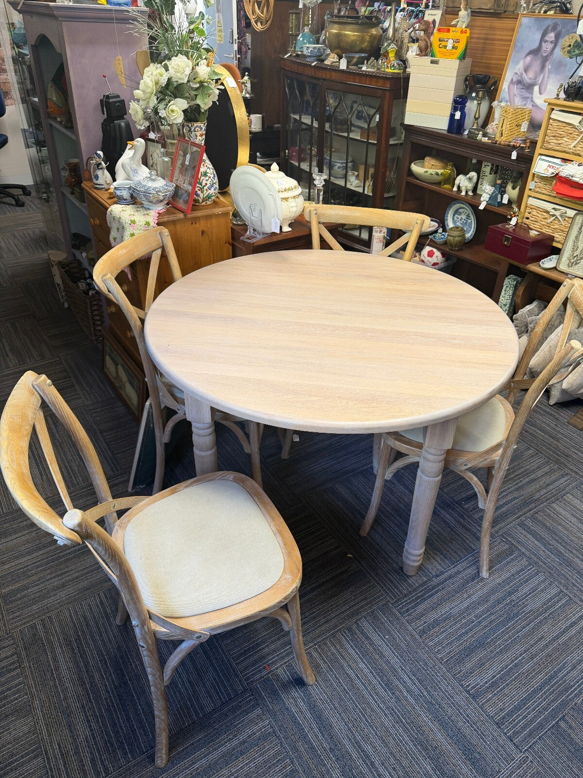 Neptune Sheldrake 4-6 Seater Extendable Oak Dining Table and Four Chairs