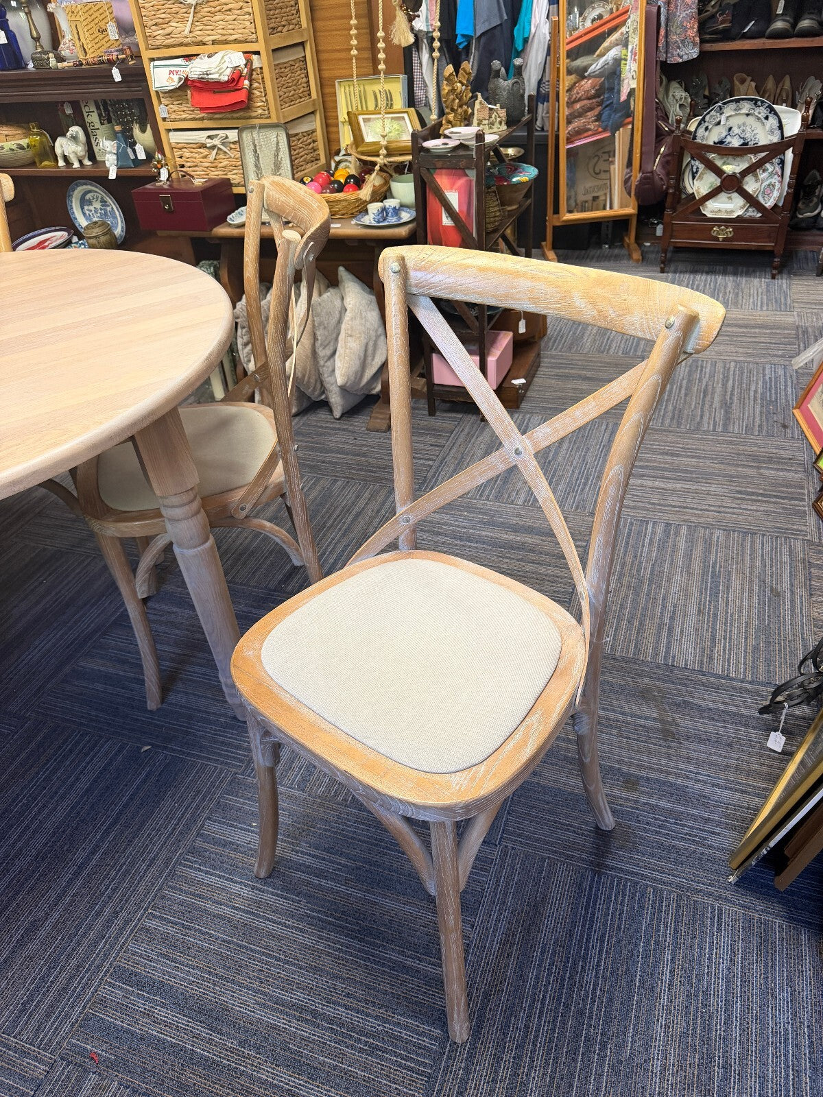Neptune Sheldrake 4-6 Seater Extendable Oak Dining Table and Four Chairs