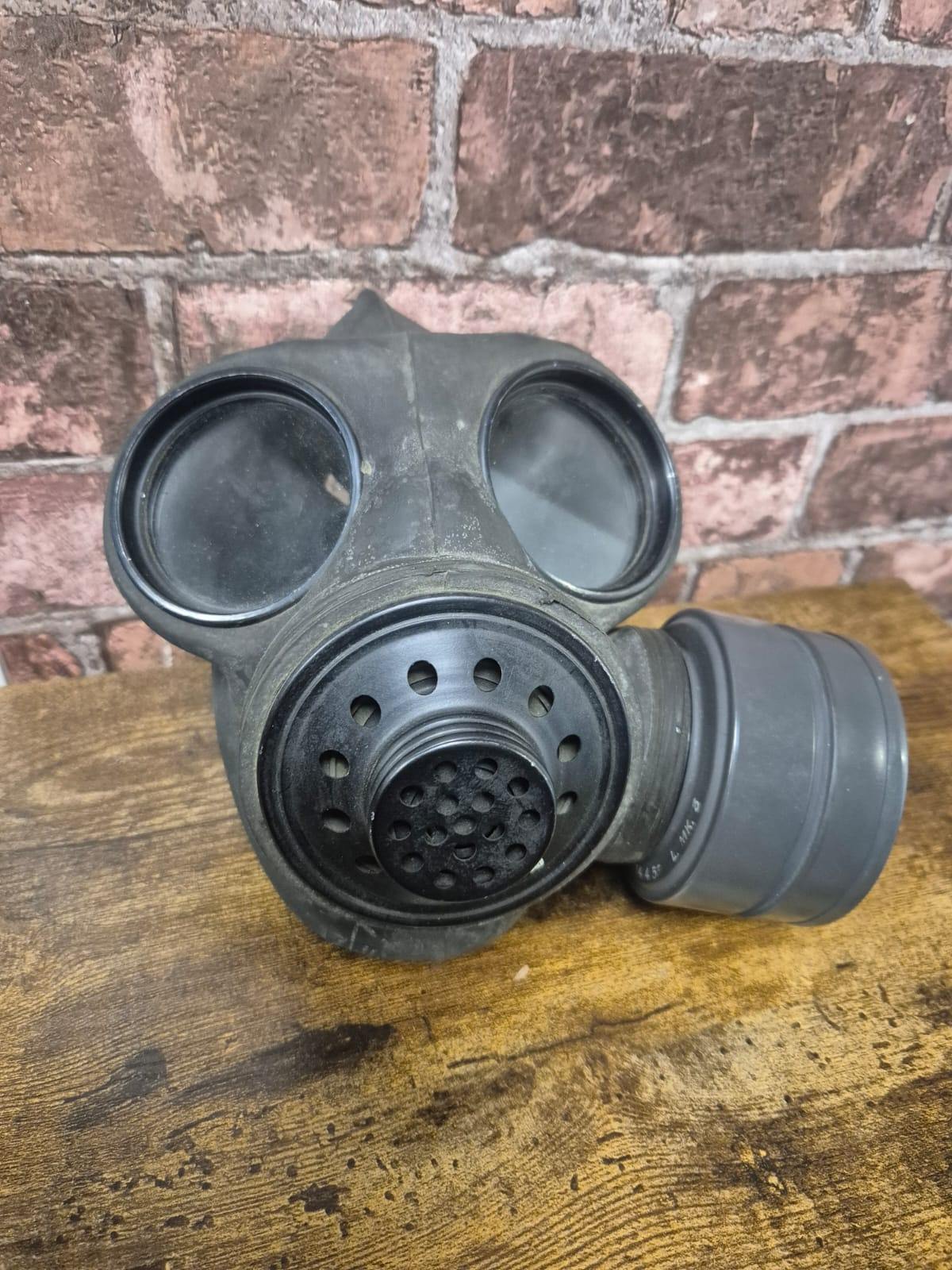 WW2 Lightweight Respirator (Gas Mask) with Storage Bag