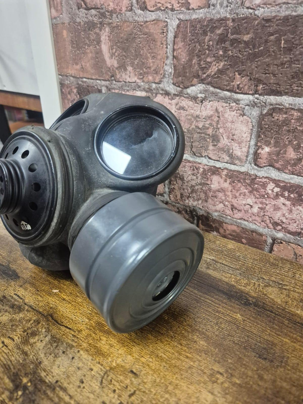 WW2 Lightweight Respirator (Gas Mask) with Storage Bag