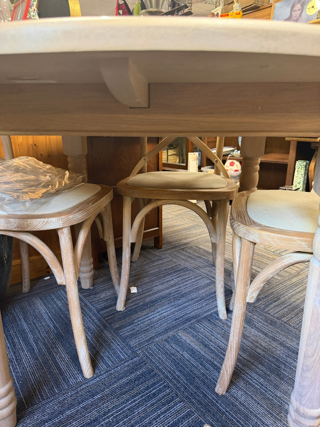 Neptune Sheldrake 4-6 Seater Extendable Oak Dining Table and Four Chairs