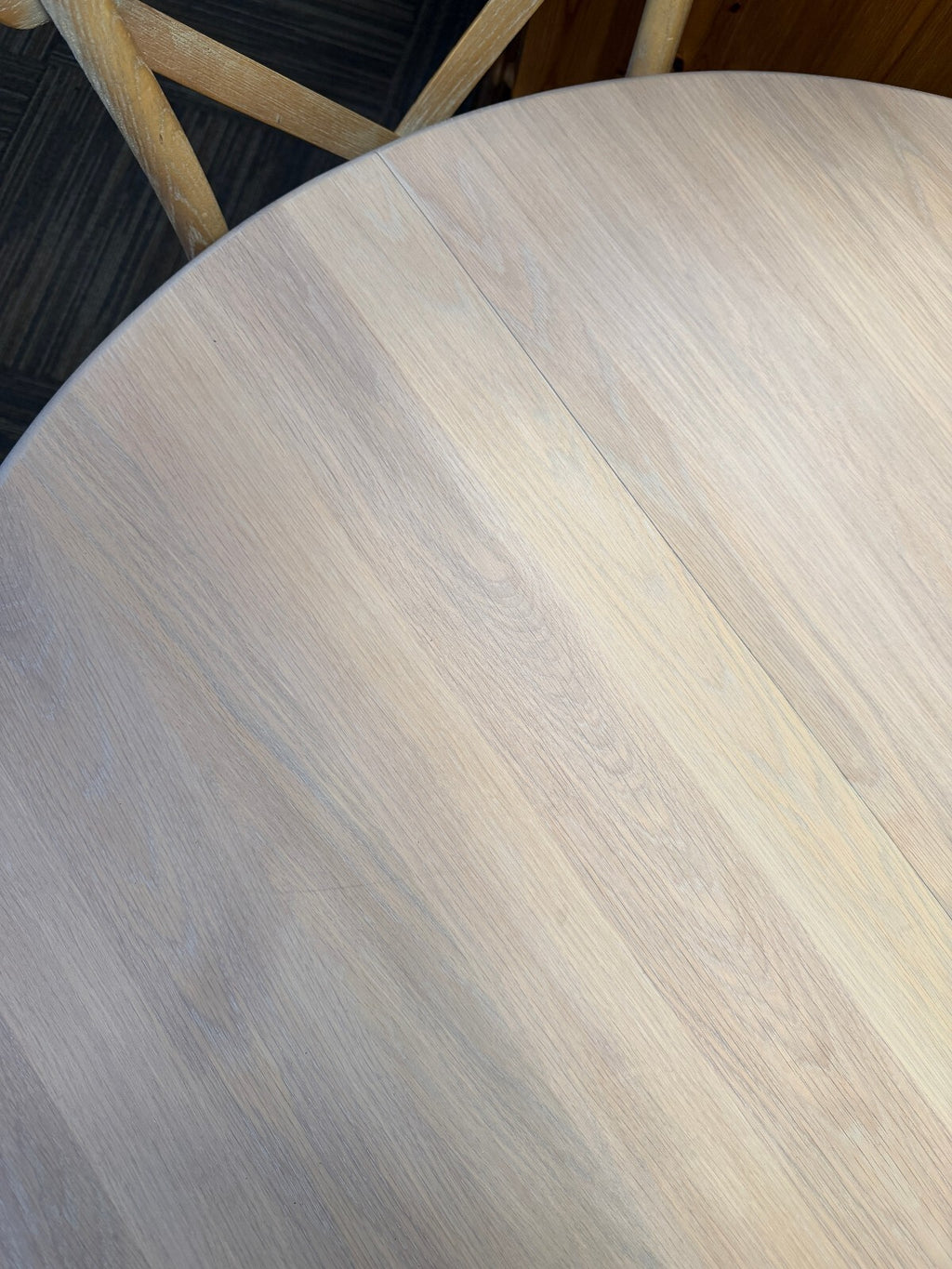 Neptune Sheldrake 4-6 Seater Extendable Oak Dining Table and Four Chairs